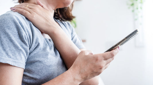 Handynacken: Wie Du Deinen Kopf wieder gerade bekommst