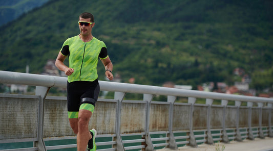 Sonnenschutz für Triathleten: Schweißfest & leicht