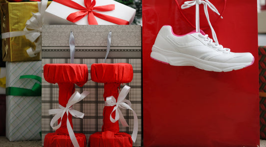 Weihnachtsgeschenk für Läufer mit Sportschuhen und Hanteln