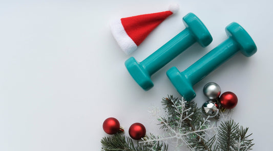 Weihnachtsgeschenk Idee für Sportler mit Hanteln und Deko